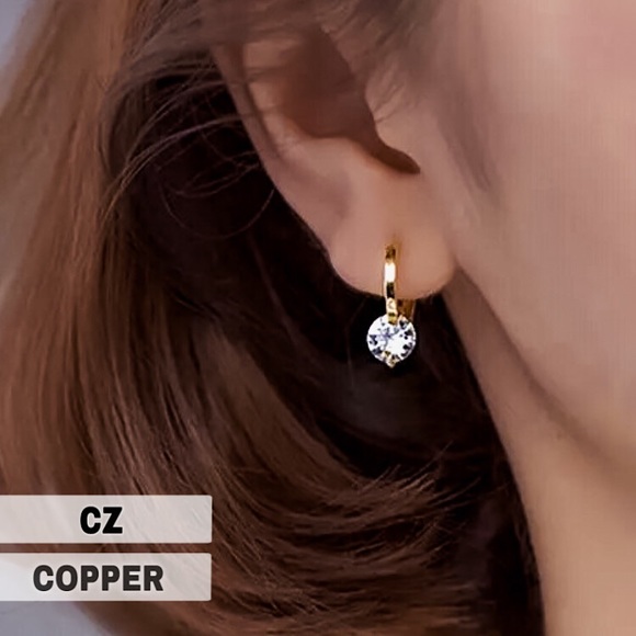 🔵𝟲𝟱%𝗢𝗙𝗙 𝗯𝘂𝗻𝗱𝗹𝗲𝘀 𝟯+🔵 NEW CZ Huggie Hoop Earrings - Picture 1 of 10